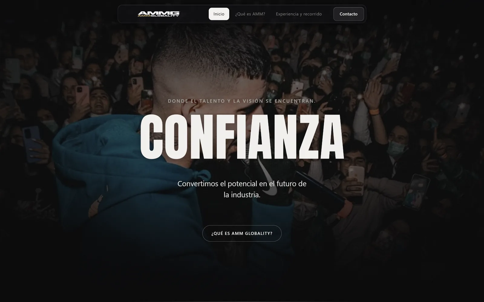 La portada con la palabra Confianza en Anton, sobre una foto de concierto